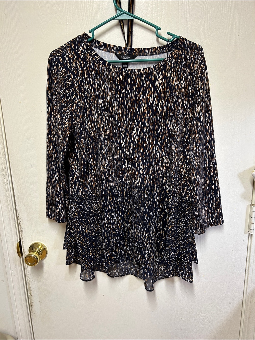 Simply Vera Vera Wang Black, White & Tan Printed Layered Hem Long Sleeve Top